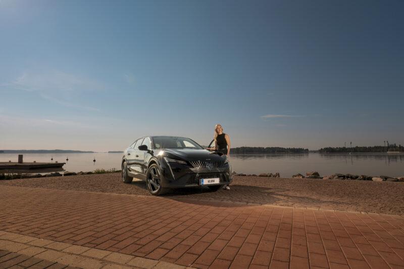 Kliiniltä autot lähtevät kiiltävinä ja suojattuina